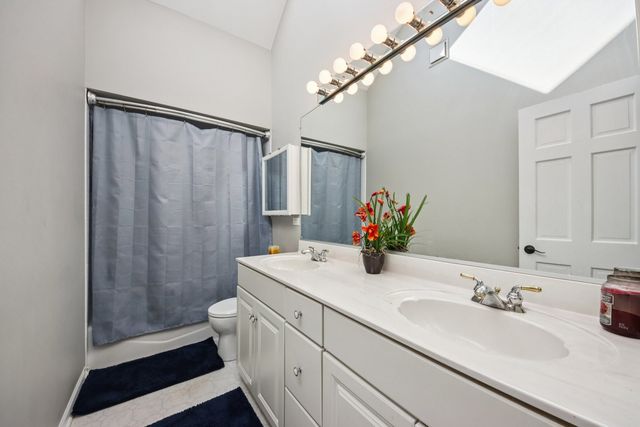 511 Greens View Drive, Algonquin, IL 60102