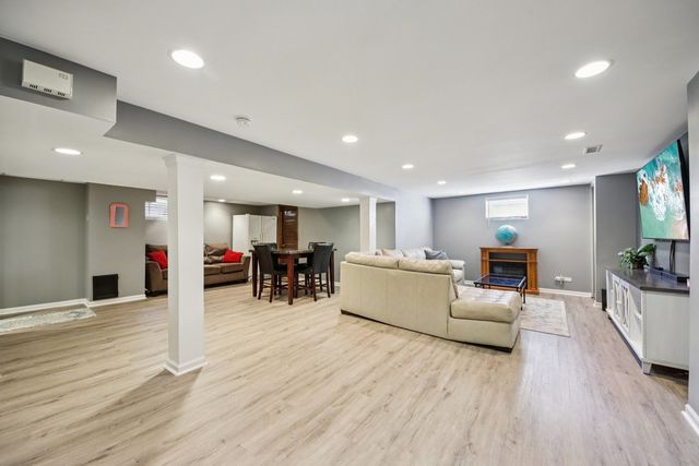 511 Greens View Drive, Algonquin, IL 60102