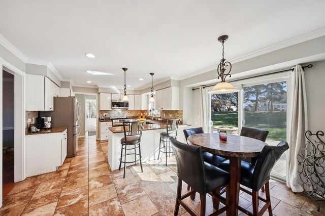 511 Greens View Drive, Algonquin, IL 60102