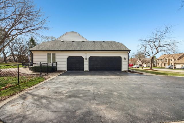 511 Greens View Drive, Algonquin, IL 60102