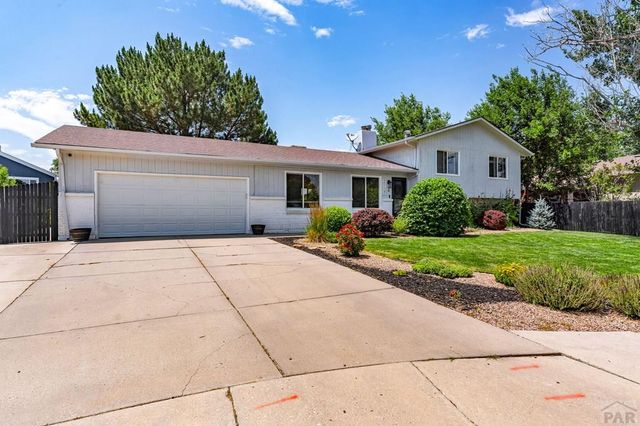 6 Paladin Court, Pueblo, CO 81008