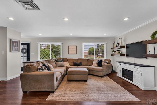 6 Paladin Court, Pueblo, CO 81008