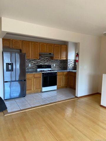 19707 120 TH AVE, Saint Albans, NY 11412