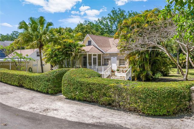 7201 SW 166th St, Palmetto Bay, FL 33157