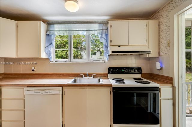 7201 SW 166th St, Palmetto Bay, FL 33157