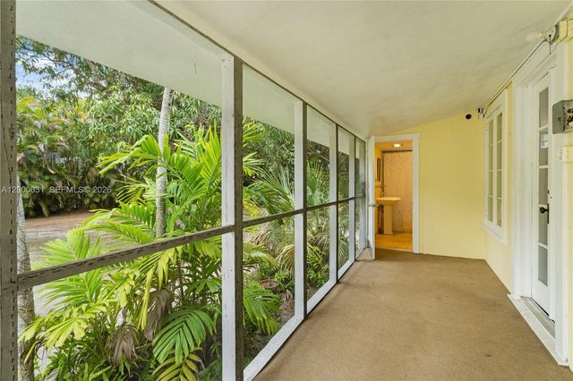 7201 SW 166th St, Palmetto Bay, FL 33157