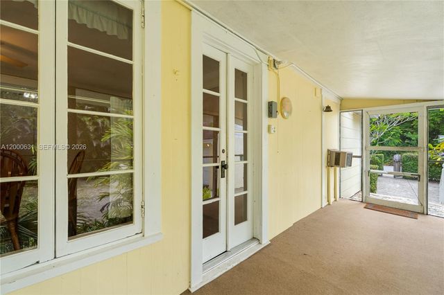 7201 SW 166th St, Palmetto Bay, FL 33157