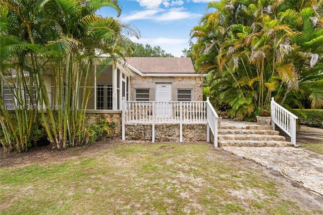 7201 SW 166th St, Palmetto Bay, FL 33157