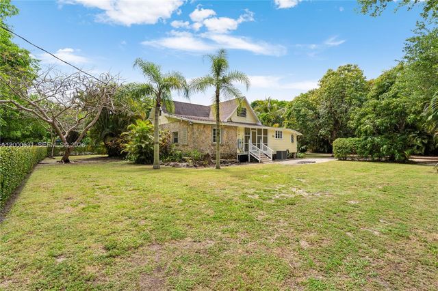 7201 SW 166th St, Palmetto Bay, FL 33157