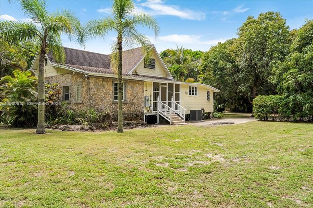 7201 SW 166th St, Palmetto Bay, FL 33157