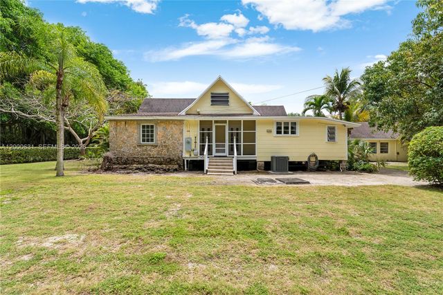 7201 SW 166th St, Palmetto Bay, FL 33157