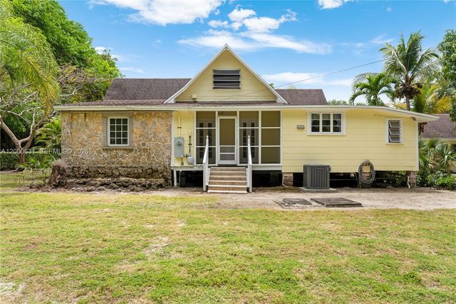 7201 SW 166th St, Palmetto Bay, FL 33157