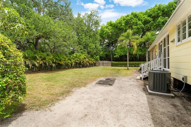 7201 SW 166th St, Palmetto Bay, FL 33157