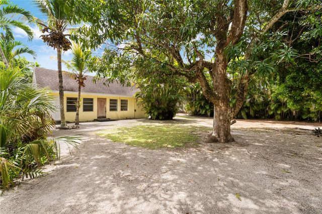 7201 SW 166th St, Palmetto Bay, FL 33157