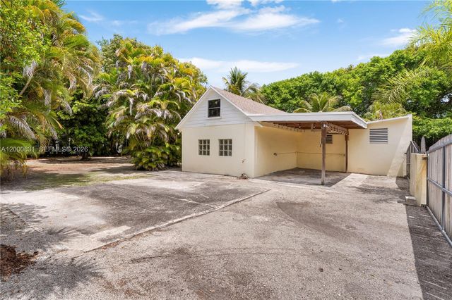 7201 SW 166th St, Palmetto Bay, FL 33157