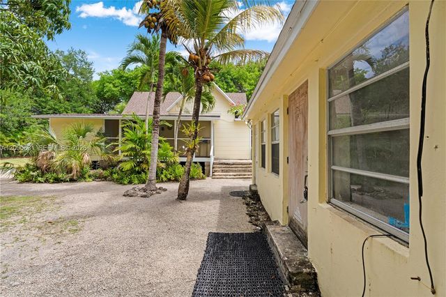 7201 SW 166th St, Palmetto Bay, FL 33157