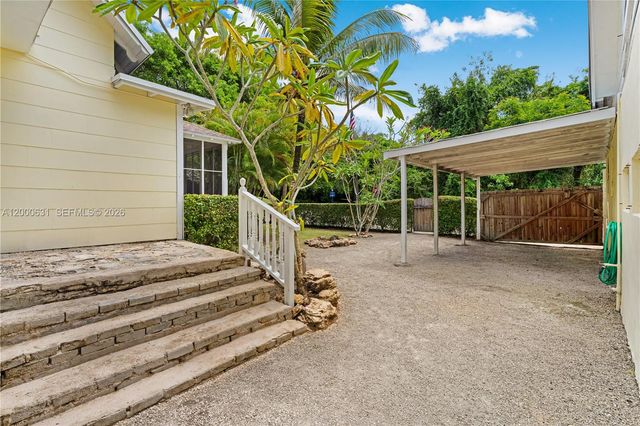 7201 SW 166th St, Palmetto Bay, FL 33157