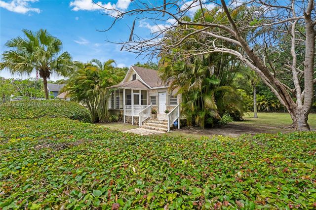 7201 SW 166th St, Palmetto Bay, FL 33157