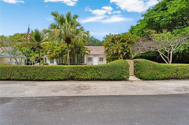 7201 SW 166th St, Palmetto Bay, FL 33157