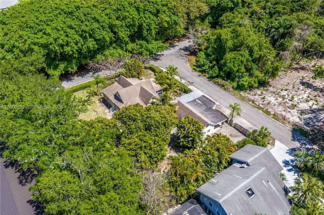 7201 SW 166th St, Palmetto Bay, FL 33157