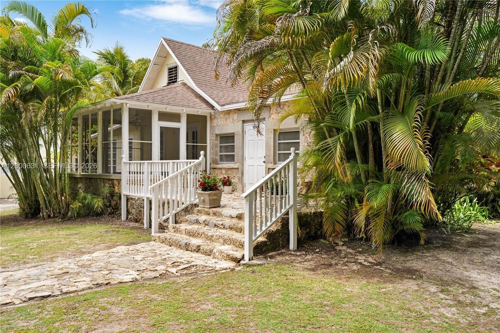 7201 SW 166th St, Palmetto Bay, FL 33157