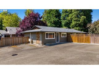 1204 W MCLOUGHLIN Blvd, Vancouver, WA 98660