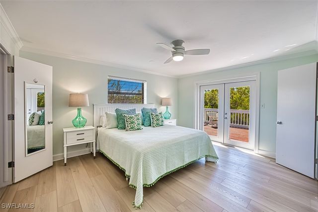 1674 Bunting LN, Sanibel, FL 33957