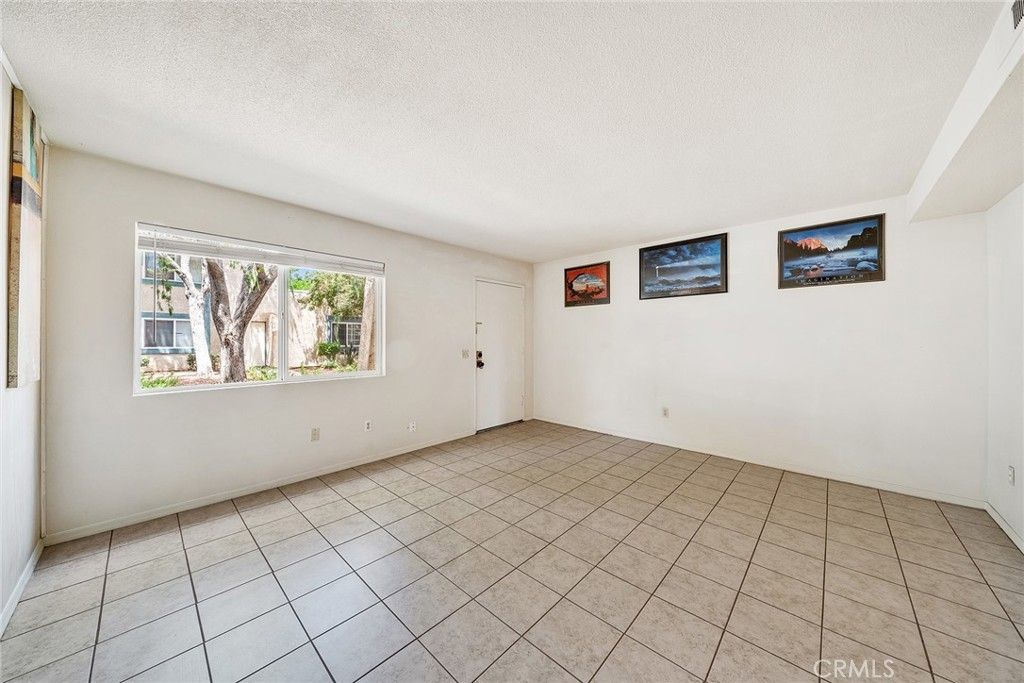 Image 12 of property listing at 2564 Colgate, Riverside, CA 92507