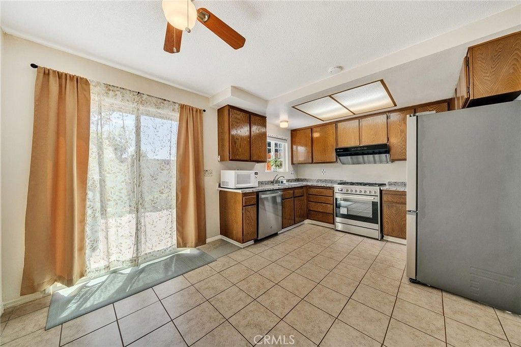 Image 4 of property listing at 2564 Colgate, Riverside, CA 92507