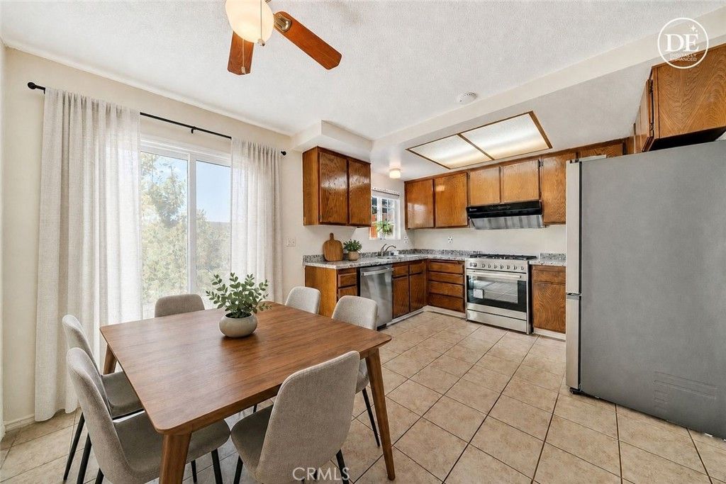Image 5 of property listing at 2564 Colgate, Riverside, CA 92507