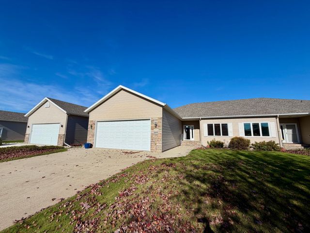 626 43rd Avenue S, Moorhead, MN 56560