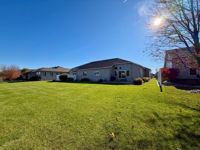 626 43rd Avenue S, Moorhead, MN 56560