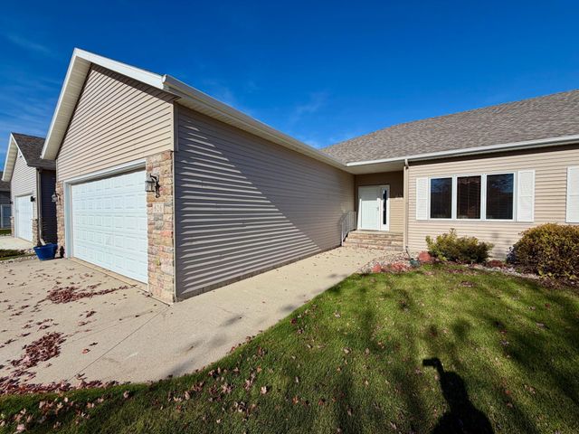 626 43rd Avenue S, Moorhead, MN 56560