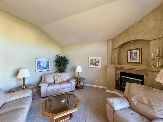 626 43rd Avenue S, Moorhead, MN 56560