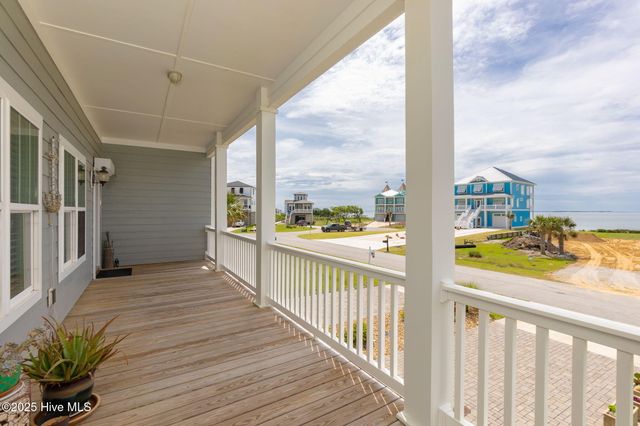 139 Sound Point Drive, Harkers Island, NC 28531