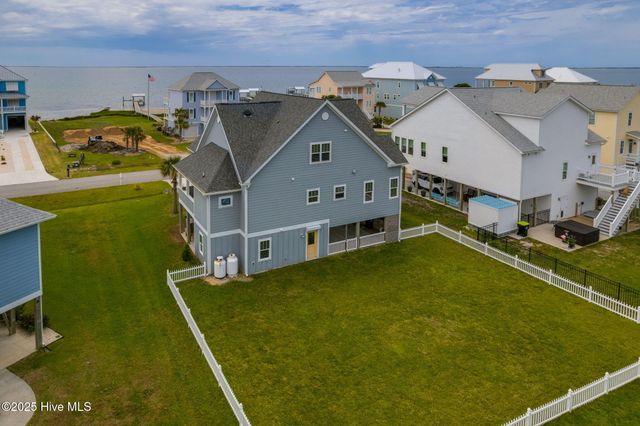 139 Sound Point Drive, Harkers Island, NC 28531