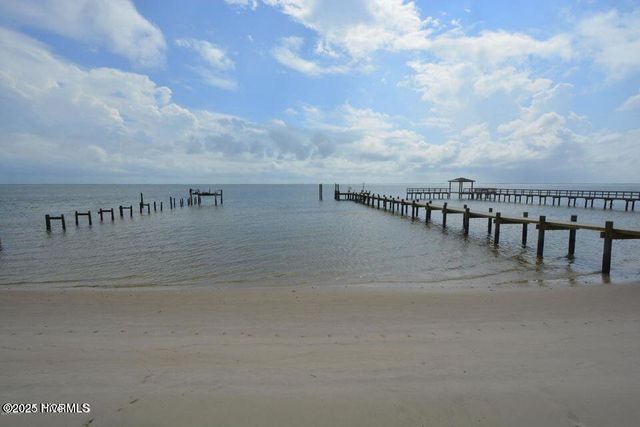 139 Sound Point Drive, Harkers Island, NC 28531