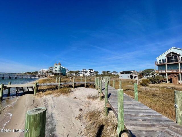 139 Sound Point Drive, Harkers Island, NC 28531