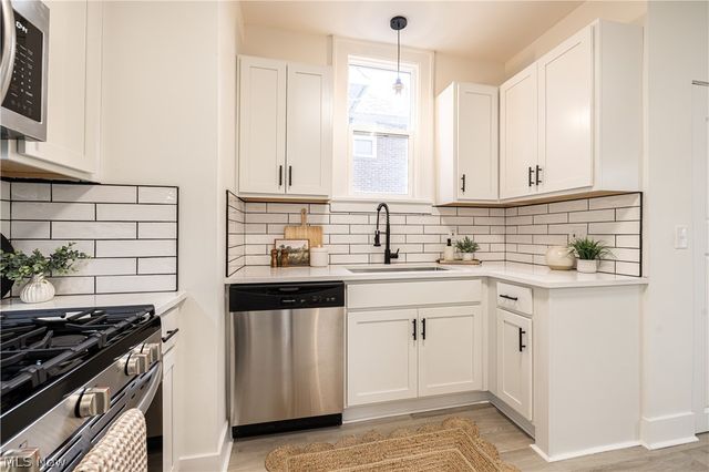 3379 Tullamore Road, Cleveland Heights, OH 44118