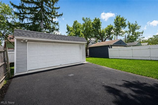 3379 Tullamore Road, Cleveland Heights, OH 44118