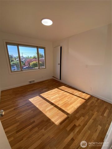4916 24th Place S, Seattle, WA 98108