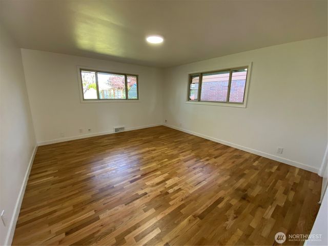 4916 24th Place S, Seattle, WA 98108