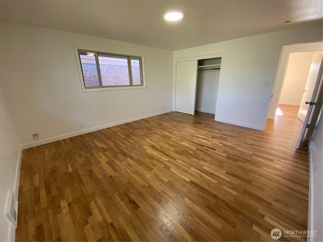 4916 24th Place S, Seattle, WA 98108