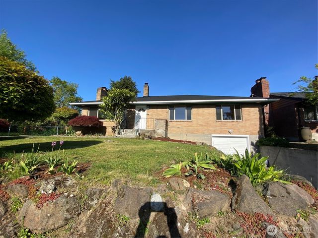 4916 24th Place S, Seattle, WA 98108