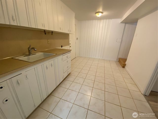 4916 24th Place S, Seattle, WA 98108