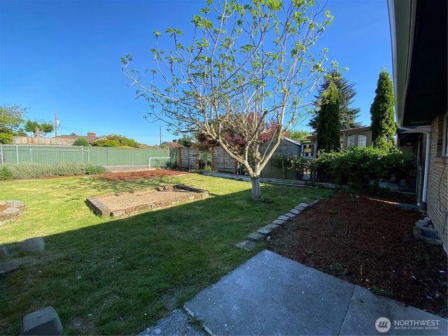 4916 24th Place S, Seattle, WA 98108