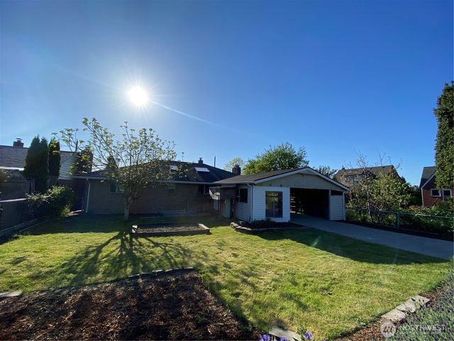 4916 24th Place S, Seattle, WA 98108