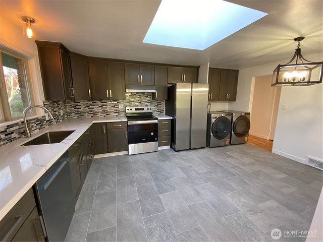 4916 24th Place S, Seattle, WA 98108