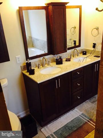 10329 LANTERN LN, Hagerstown, MD 21740