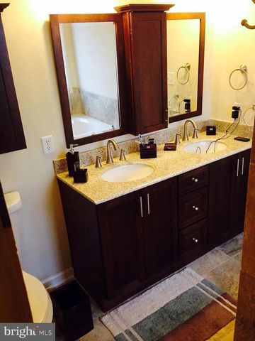 10329 LANTERN LN, Hagerstown, MD 21740